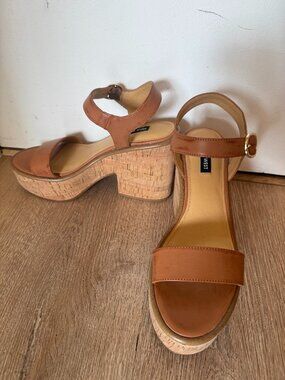 Nine West Cognac Cork Platform Heels / Sandals – Like New